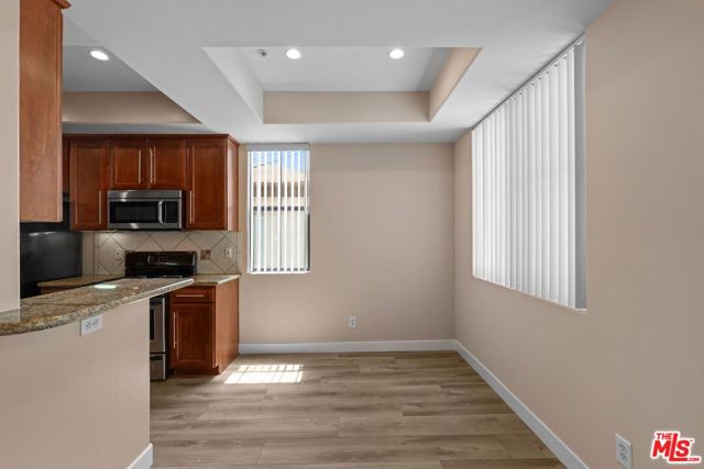 10275 Missouri Avenue, Los Angeles CA: https://media.crmls.org/mediaz/0b665d03-2371-448b-b73f-669b63c732ef.jpg