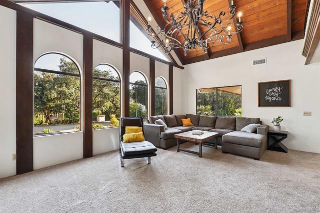 1722 Tierra Libertia Rd, Escondido CA: https://media.crmls.org/mediaz/0b66acb9-6af8-4495-93b8-e9ebf97569c7.jpg