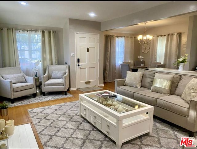 5944 Irvine Avenue, North Hollywood CA: https://media.crmls.org/mediaz/0b675fed-3bdc-4889-ac50-134f5fed1937.jpg
