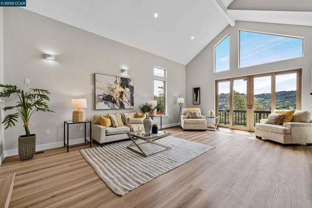 4044 Lambert Rd, El Sobrante CA: https://media.crmls.org/mediaz/0b67cb87-7863-4a3f-af1b-e8a284870028.jpg