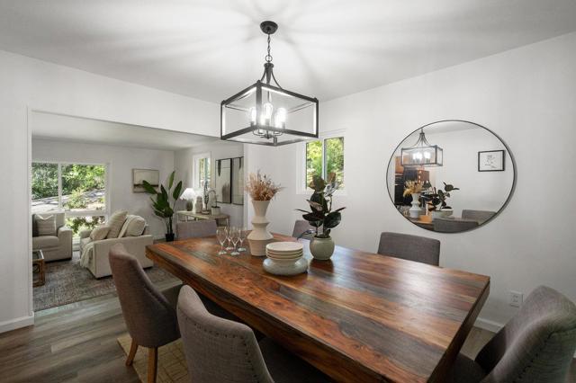 2085 Edgewood Road, Redwood City CA: https://media.crmls.org/mediaz/0b67dc49-ce3f-4725-a07f-ea8e11015e34.jpg