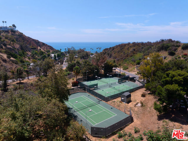 21484 Paseo Portola photo 11