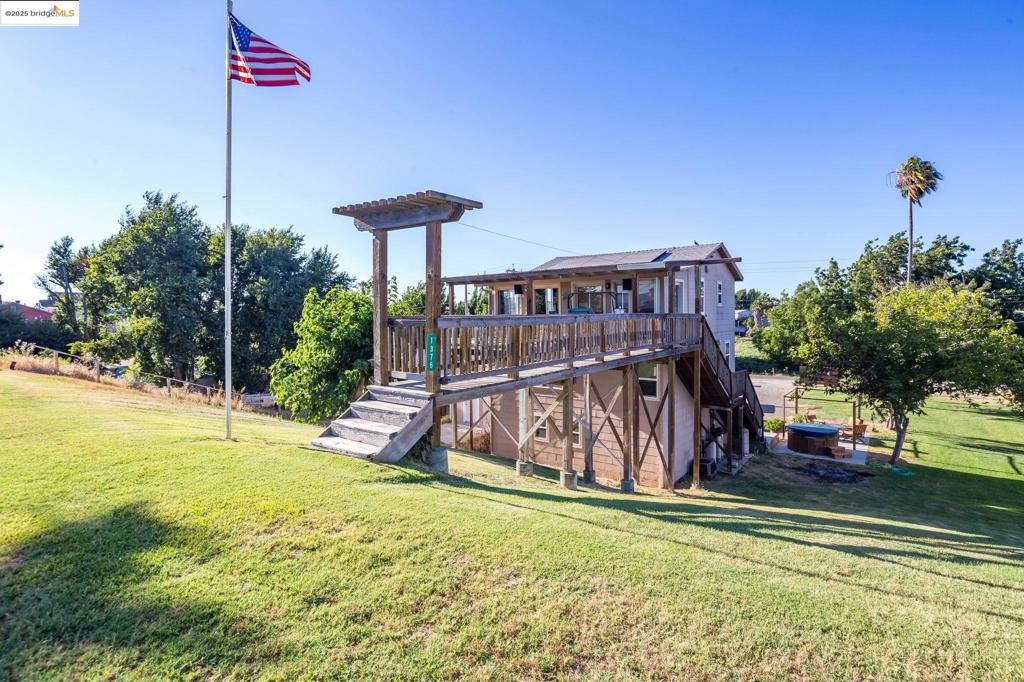 1376 Taylor Rd