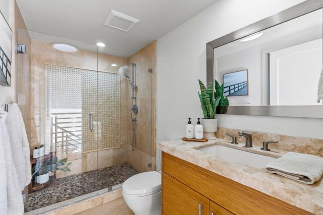 9 Rockview Drive, Santa Cruz CA: https://media.crmls.org/mediaz/0b6a0056-3ecf-452e-a3e3-0a23ff5bef36.jpg