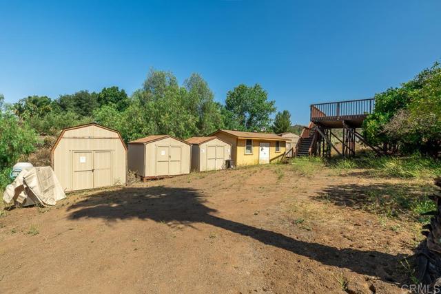 9780 Dunbar Ln Lane, El Cajon CA: https://media.crmls.org/mediaz/0b6a5496-a2c2-49f4-af77-b13b0e36f1e6.jpg