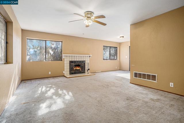 Image 4 of 30 For 5860 Leona St