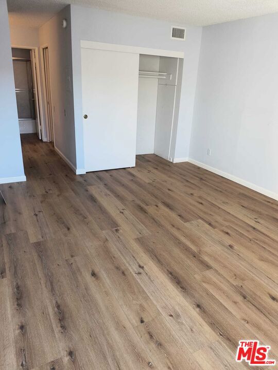 5334 N Lindley Avenue, Encino CA: https://media.crmls.org/mediaz/0b6ad14a-eef5-45d0-8d35-6d31d92890b9.jpg