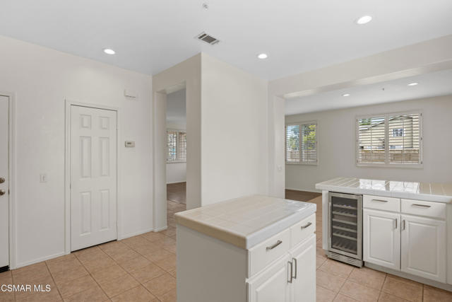 1532 Lorena Drive, Oxnard CA: https://media.crmls.org/mediaz/0b6af97c-1161-4c2a-83b5-232d8d1bd0a3.jpg