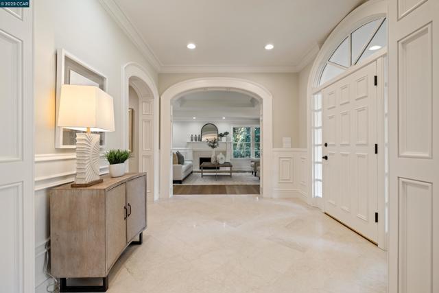 2740 Mossy Oak Drive, Danville CA: https://media.crmls.org/mediaz/0b6b185a-b880-4dc5-b519-419a9fe36a5b.jpg