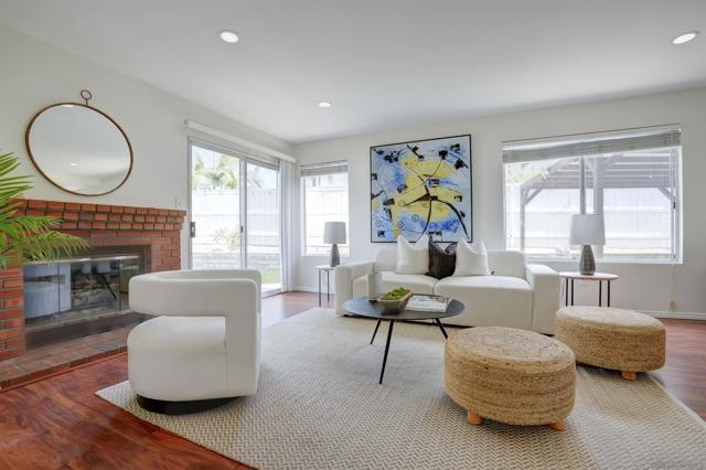 609 Rue Bayonne, Chula Vista CA: https://media.crmls.org/mediaz/0b6b3463-8f38-467d-b1cd-a174d35fb38b.jpg