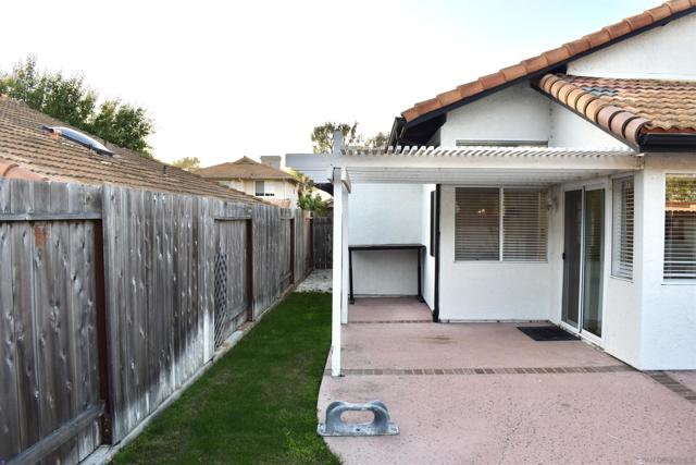 2206 Luz Way, Oceanside CA: https://media.crmls.org/mediaz/0b6b6712-8b15-4765-a1dd-b6ea4774a042.jpg