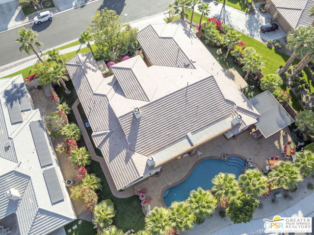 18 Calais Circle, Rancho Mirage CA: https://media.crmls.org/mediaz/0b6b8a54-7cd4-4e86-9676-27f0f00921cb.jpg