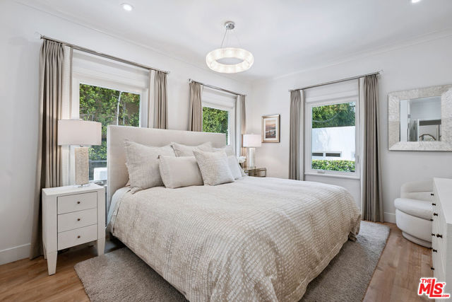 1033 N La Jolla Avenue, West Hollywood CA: https://media.crmls.org/mediaz/0b6bedd0-e9a7-4647-b96f-85fa62d6a474.jpg