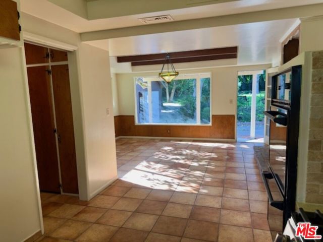 2290 Canonita Drive, La Habra Heights CA: https://media.crmls.org/mediaz/0b6c09b2-b387-4e81-ab77-06a69bdfd9f0.jpg