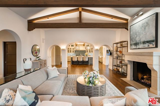 Drew Fenton | 182 N Carmelina Avenue Los Angeles CA | MLS: 7686952