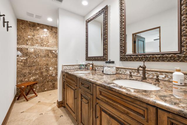 49006 Foxtail Lane, Palm Desert CA: https://media.crmls.org/mediaz/0b6d147c-09af-41be-9e6f-0d3bfb11f9b2.jpg