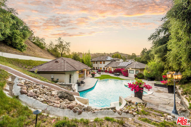 204 Bell Canyon Road, Bell Canyon CA: https://media.crmls.org/mediaz/0b6d2209-6796-47b5-8ead-5b47f7b0f107.jpg