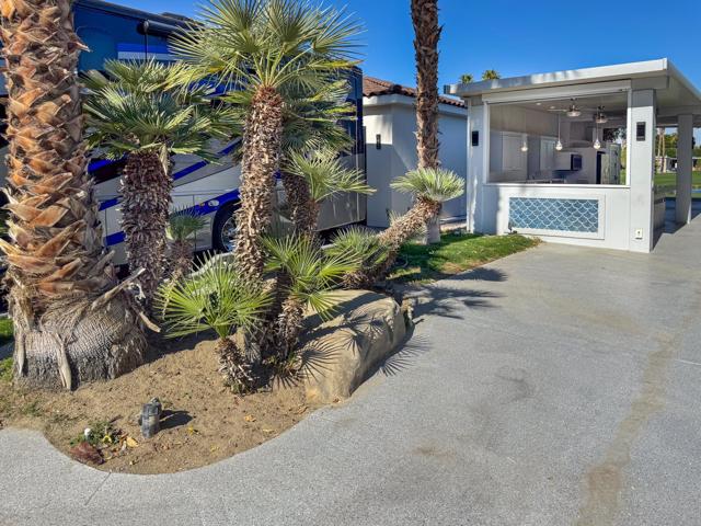80394 Avenue 48, Indio CA: https://media.crmls.org/mediaz/0b6d7a3c-8912-48e9-928e-325dcb838038.jpg