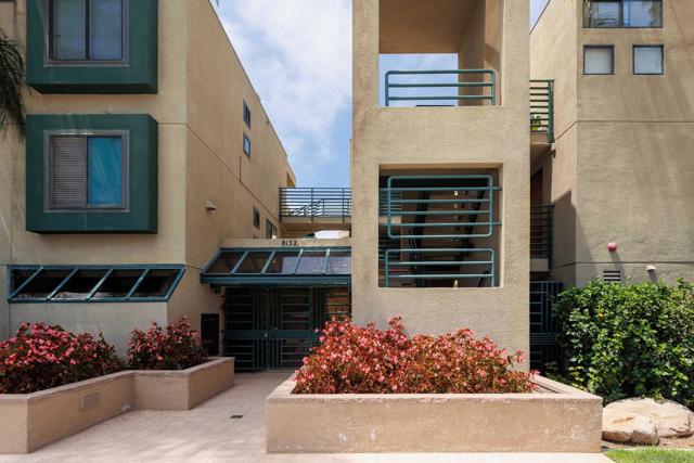 8132 Camino Del Sol, La Jolla CA: https://media.crmls.org/mediaz/0b6daf1c-1e20-4ea3-9341-a7d314a068e1.jpg