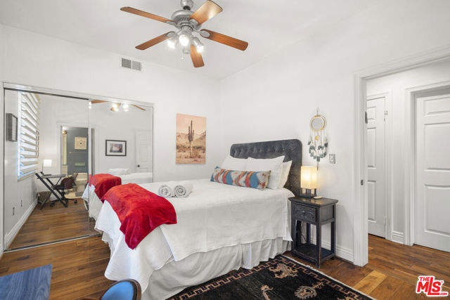 4544 Tobias Avenue, Sherman Oaks CA: https://media.crmls.org/mediaz/0b6df830-ffb9-4806-9d48-c25ee82d2980.jpg