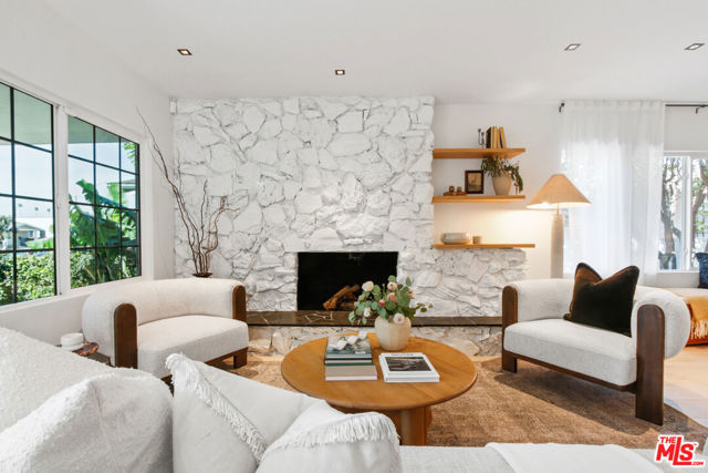 3620 5th Avenue, Los Angeles CA: https://media.crmls.org/mediaz/0b6edbad-0866-453f-8a57-6a3296e783fd.jpg