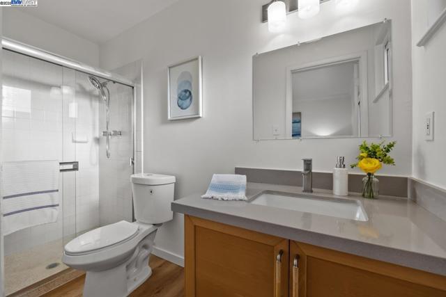 321 Warwick Ave, Oakland CA: https://media.crmls.org/mediaz/0b6f0b2e-68fe-49c2-8611-e6946da3ddef.jpg
