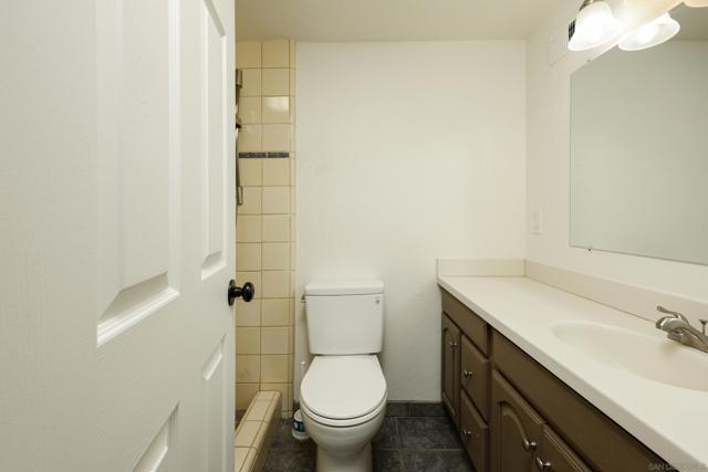 1532 Grand Teton Ct, Chula Vista CA: https://media.crmls.org/mediaz/0b6f0d9c-dd91-4c2a-880b-77c3d839ac7c.jpg