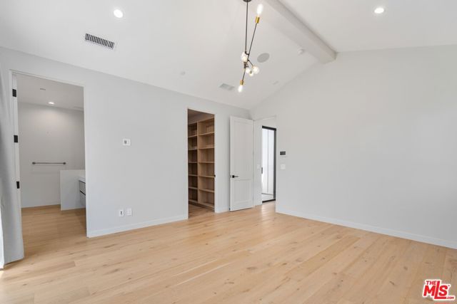 4647 Morse Avenue, Sherman Oaks CA: https://media.crmls.org/mediaz/0b6fb9ad-3044-4c66-b6c0-3972413ecc9d.jpg