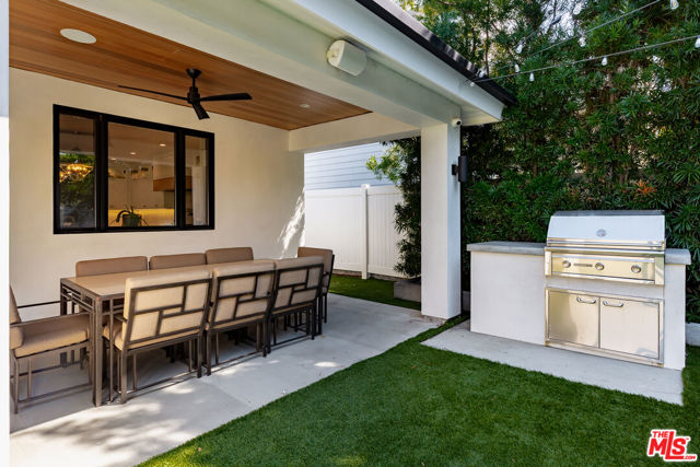 4961 Noeline Avenue, Encino CA: https://media.crmls.org/mediaz/0b704cac-7f06-447c-8fdd-ee5cca214a22.jpg