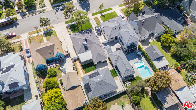 824 N Lima Street, Burbank CA: https://media.crmls.org/mediaz/0b711e94-9003-455b-9f10-33eaba8226fd.jpg