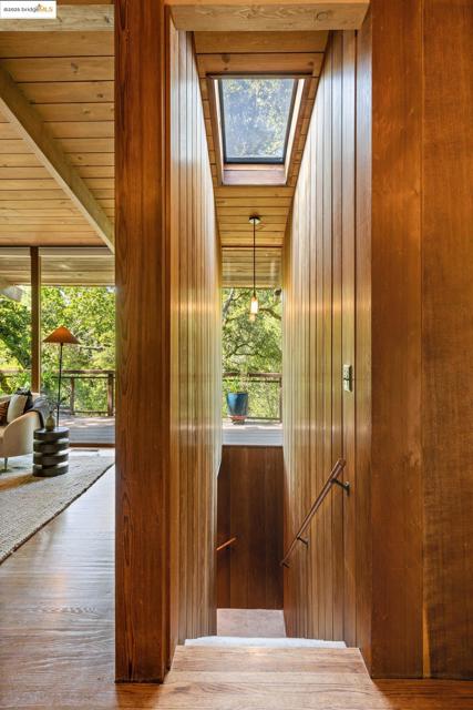 1 Kittiwake Rd, Orinda CA: https://media.crmls.org/mediaz/0b71ae4b-fb0d-4e7f-9ee0-2c2313e1184a.jpg