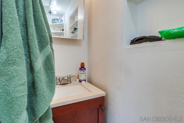 1834 Polk, San Diego CA: https://media.crmls.org/mediaz/0b71fe2c-cb1a-4daf-a5b7-f7825c55941b.jpg