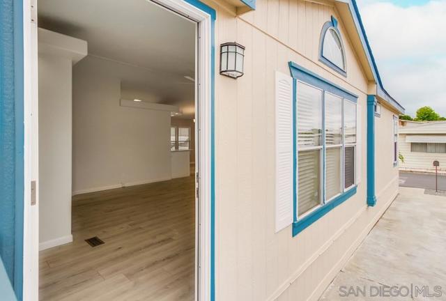 1010 E Bobier, Vista CA: https://media.crmls.org/mediaz/0b72bbbb-05d5-4e14-9326-0b224c762728.jpg
