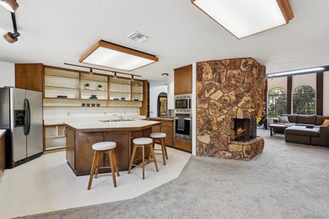 1722 Tierra Libertia Rd, Escondido CA: https://media.crmls.org/mediaz/0b740f94-c012-4a01-afca-97ef91126773.jpg