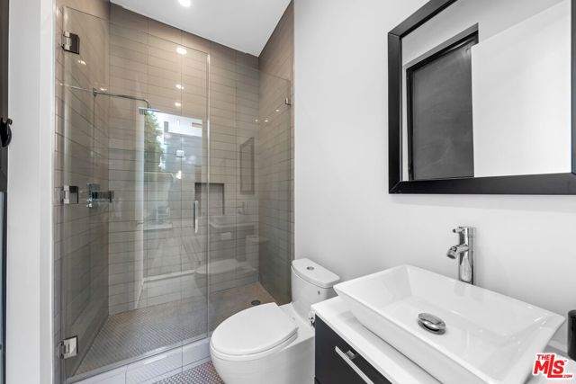 5 Bed Home for Sale in Los Angeles, California