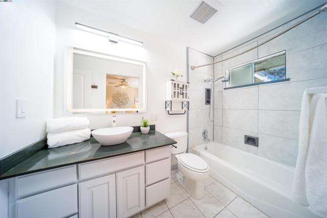 Image 31 of 52 For 4636 Serra Ave