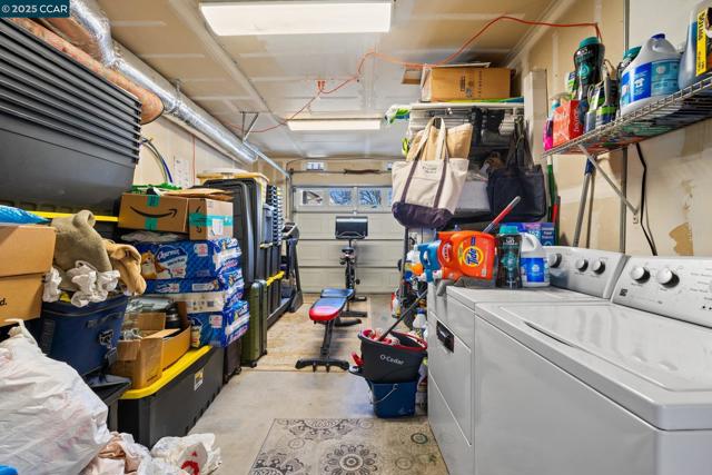 1627 Livingston Ln, Richmond CA: https://media.crmls.org/mediaz/0b751ef2-8663-4b95-99e8-ba8c0f5de539.jpg