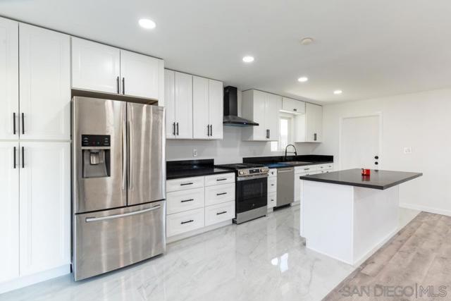 1610 Dumar Ave, El Cajon CA: https://media.crmls.org/mediaz/0b75a92c-244e-4ddc-a3c1-1e62e9de0d17.jpg