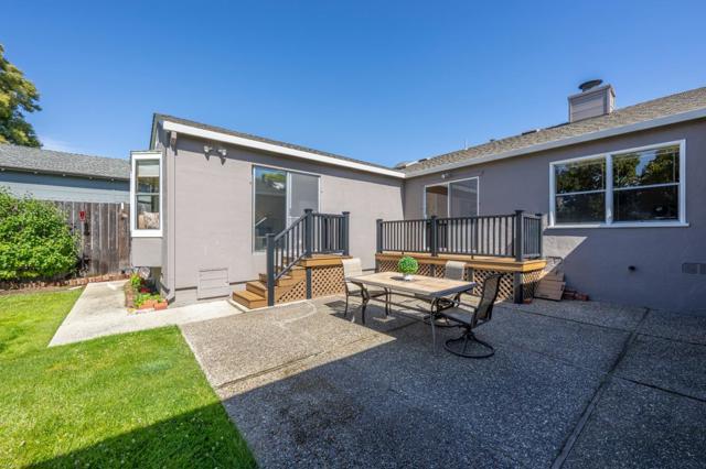 348 31st Avenue, San Mateo CA: https://media.crmls.org/mediaz/0b75e3b9-5f37-4a0e-abd0-14496323238b.jpg