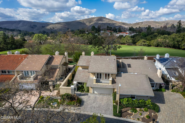 1635 Ryder Cup Drive, Westlake Village CA: https://media.crmls.org/mediaz/0b762542-2c3f-4554-b252-c2c418c0d0e8.jpg