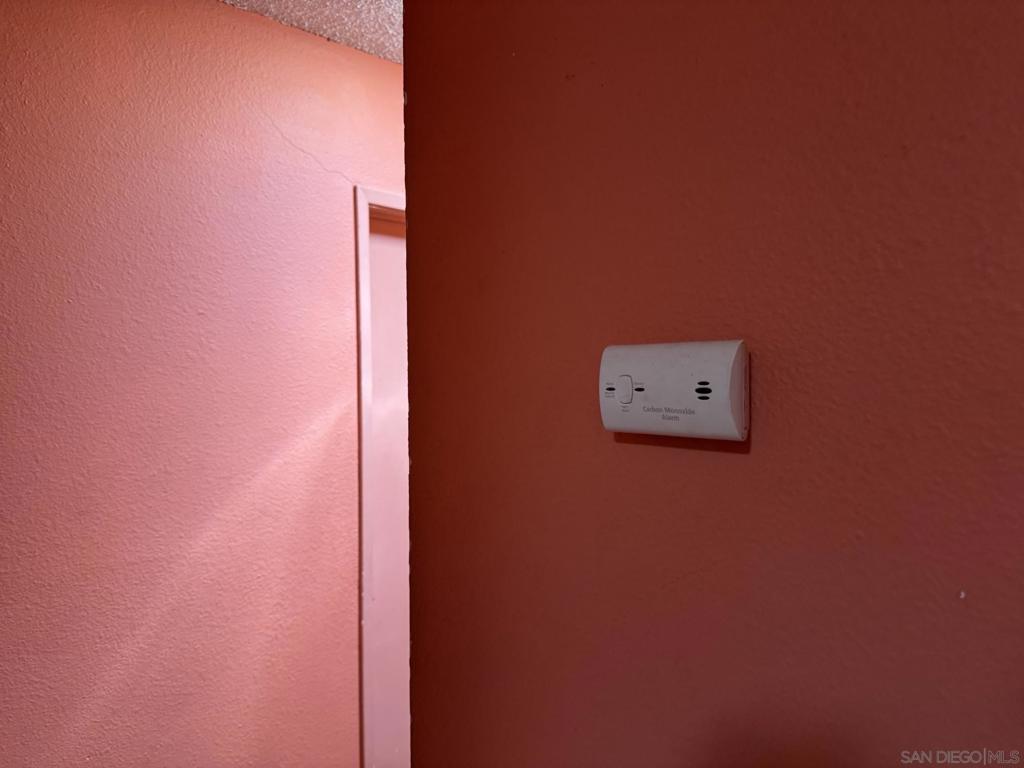 https://media.crmls.org/mediaz/0b766500-c6cc-406c-b8e9-005a78a98570.jpg?preset=X-Large