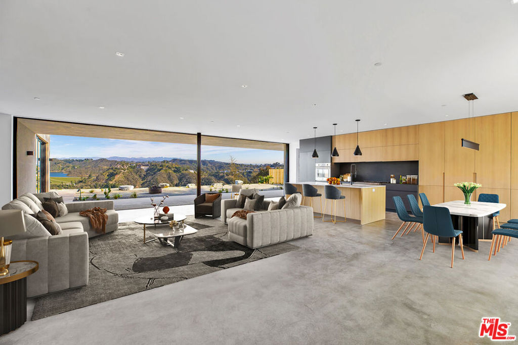 1448 STRADELLA Road