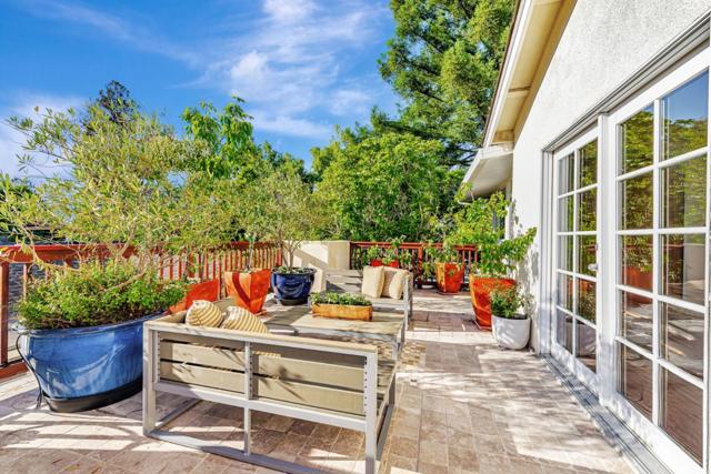 3704 Fair Oaks Avenue, Menlo Park CA: https://media.crmls.org/mediaz/0b76ed69-7b30-40a9-bfdd-bdde60f74d61.jpg