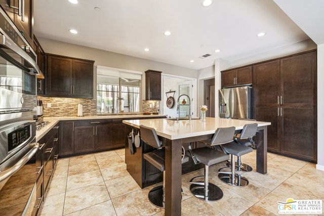 2985 Searchlight Lane, Palm Springs CA: https://media.crmls.org/mediaz/0b779af5-4829-4373-ba88-217b120d898e.jpg