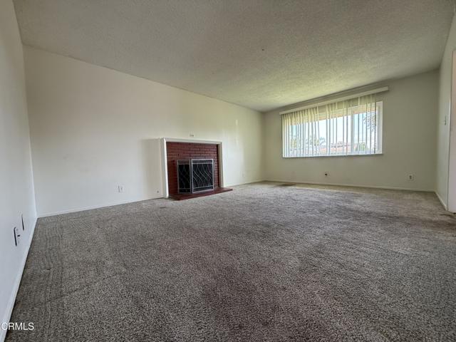 Detail Gallery Image 3 of 14 For 1421 Kingswood Way, Oxnard,  CA 93030 - 4 Beds | 2 Baths