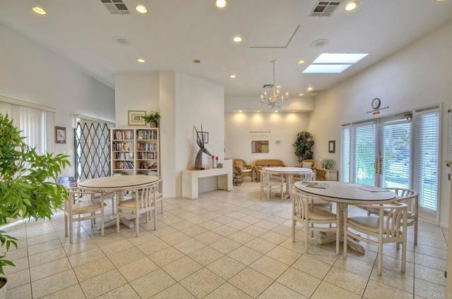 3376 Corsica Way, Oceanside CA: https://media.crmls.org/mediaz/0b77e48f-4770-4fe8-bccd-24610997eb94.jpg