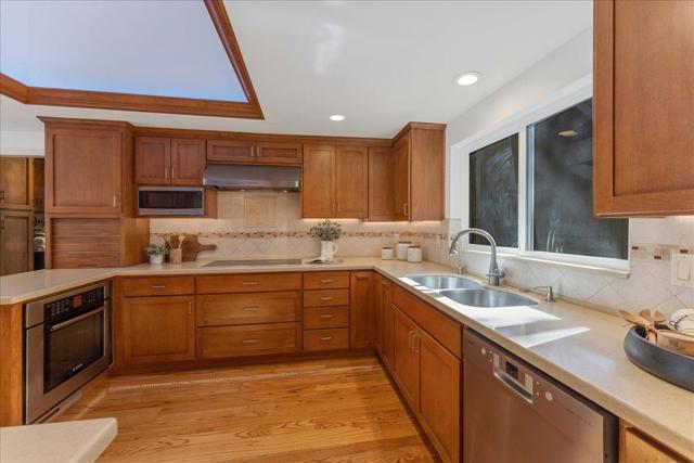 7145 Wooded Lake Drive, San Jose CA: https://media.crmls.org/mediaz/0b780fd7-bc60-49df-808b-cab6f586185c.jpg