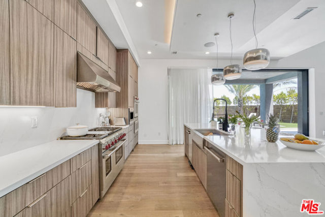 20472 W Windsor Lane, Porter Ranch CA: https://media.crmls.org/mediaz/0b78d070-f85a-491c-af5a-c1585f4b6d13.jpg