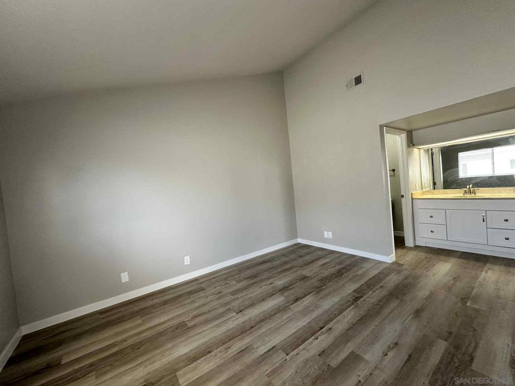 MLS #250037927SD image #11