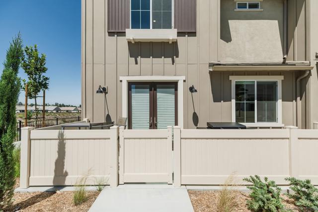 32395 Tannat Dr, Temecula CA: https://media.crmls.org/mediaz/0b79d4c4-8ef8-4cc0-a72a-d9d429a19bdf.jpg